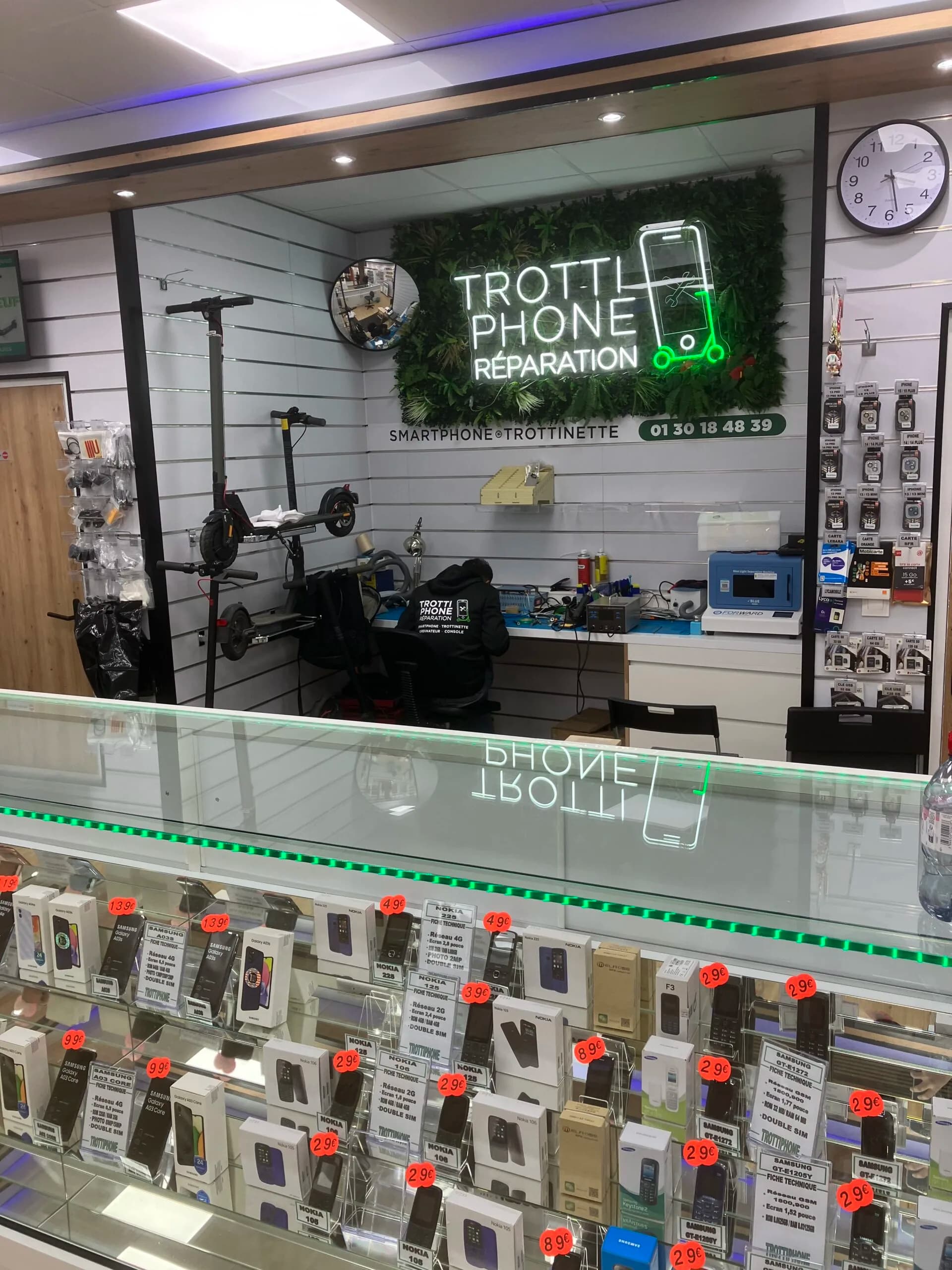 Atelier réparation caméra avant/arrière téléphone Taverny - TROTTIPHONE - Expert Téléphone Val-d'Oise